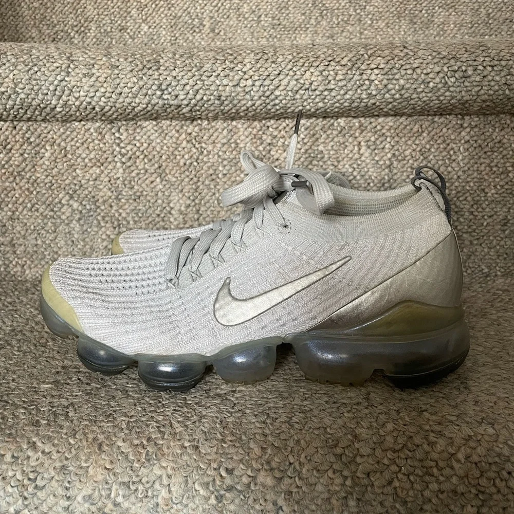 Nike Air Vapormax Flyknit 3.0 Pure Platinum with Purple Iridescent - Picture 10 of 14